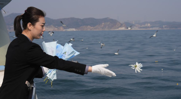 China reinventa la veneración ancestral con despedidas verdes y modernas