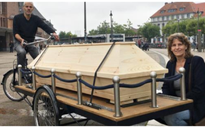 La ‘bicicleta funeraria’ el invento revolucionario de un artista alemán